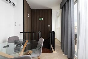 Big 2BD Duplex Penthouse & Large Terrace