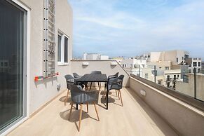 Big 2BD Duplex Penthouse & Large Terrace