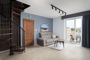 Big 2BD Duplex Penthouse & Large Terrace