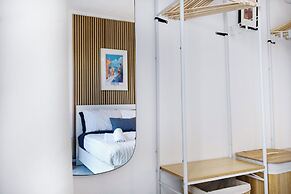 2BR Penthouse with Large Front Terrace