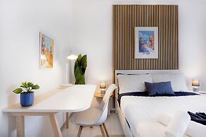 2BR Penthouse with Large Front Terrace