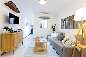 2BR Penthouse with Large Front Terrace