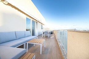 Luxury PH - Terrace & Jacuzzi & Sunbeds