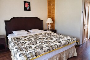 Gegeen Sugnugur Tourist camp