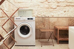Traditional Maisonette - Yard & Jacuzzi
