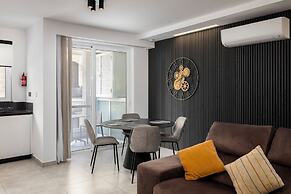 Modern Stylish 2BR APT With 2 Balconies