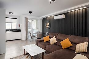 Modern Stylish 2BR APT With 2 Balconies