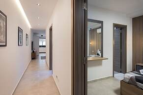 Modern Stylish 2BR APT With 2 Balconies