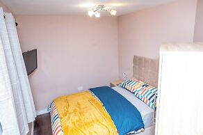 Modern Elegant and Spacious 3 Double Bedroom House