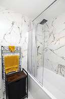 Modern Elegant and Spacious 3 Double Bedroom House