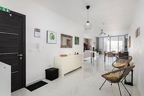 3BR Country Retreat with Large Terrace