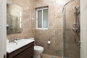 3BR Country Retreat with Large Terrace
