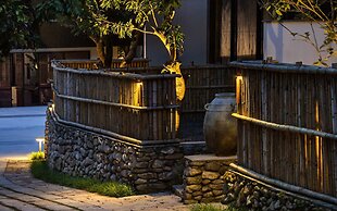 CongLinLi Wooded Homestay