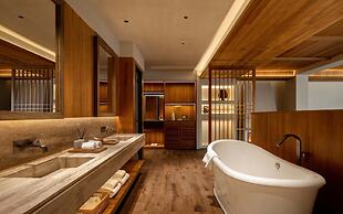 CongLinLi Wooded Homestay