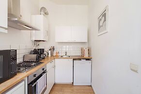 1 Bedroom W Kitchen and Bathroom In Trendy St Gilles