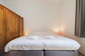 1 Bedroom W Kitchen and Bathroom In Trendy St Gilles