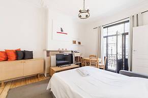 1 Bedroom W Kitchen and Bathroom In Trendy St Gilles