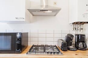 1 Bedroom W Kitchen and Bathroom In Trendy St Gilles