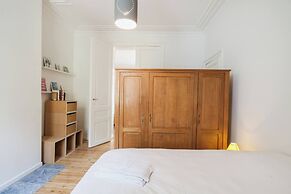 1 Bedroom W Kitchen and Bathroom In Trendy St Gilles