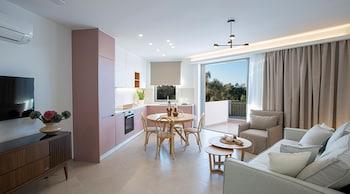 Lirides Suites