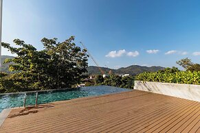 1BR w Pool Gym near Nai Harn C266