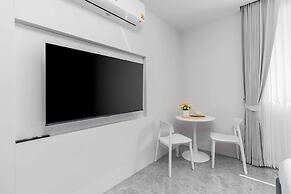 1BR w Pool Gym near Nai Harn C266