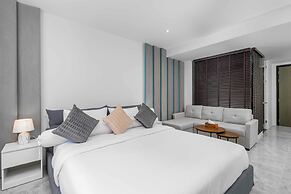 1BR w Pool Gym near Nai Harn C266
