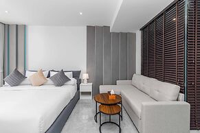 1BR w Pool Gym near Nai Harn C266