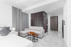 1BR w Pool Gym near Nai Harn C266