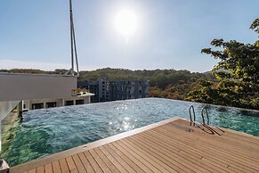 1BR w Pool Gym near Nai Harn C266