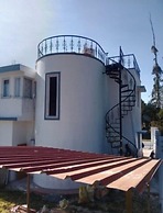Crown Crest Home Stay