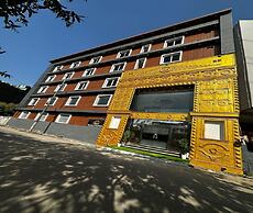 Minta Hotel and Banquet