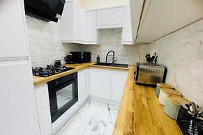 Near Hampden - Parking - Wifi - Sleeps 6