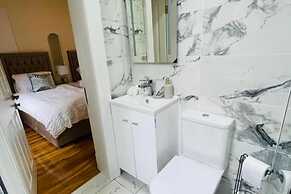 Near Hampden - Parking - Wifi - Sleeps 6