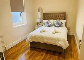 Near Hampden - Parking - Wifi - Sleeps 6