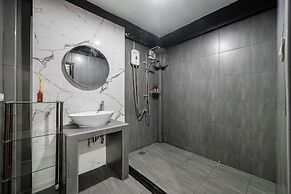 FunnD Mrt lat phrao 5Beds NetflixYouTube