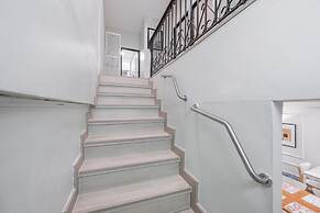 FunnD Mrt lat phrao 5Beds NetflixYouTube