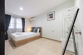 FunnD Mrt lat phrao 5Beds NetflixYouTube