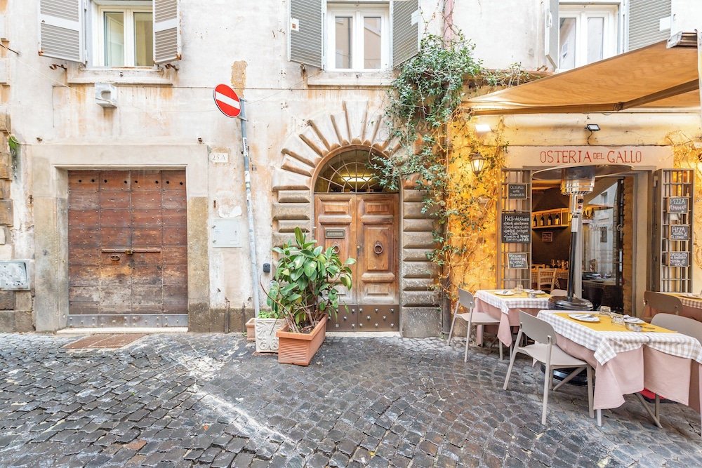 Shalimar House Navona by Ghor