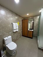 AVENUE PARK HOTEL
