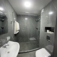 AVENUE PARK HOTEL