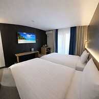 AVENUE PARK HOTEL