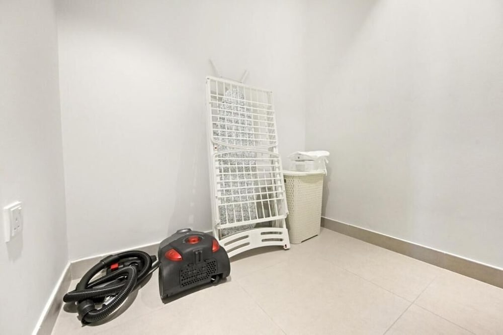 Bloomfields Tranquil 2BR in Dania 4