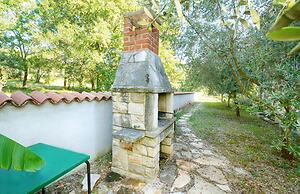 Apartment With Pool Near Umag