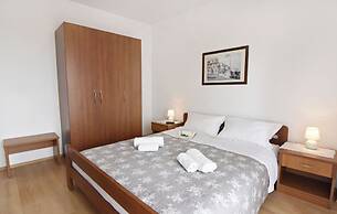 Apartment With Pool Near Umag