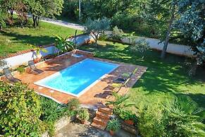 Apartment With Pool Near Umag