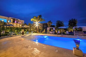 7br Luxury Villa - Pool, Garden & Parking