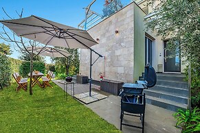 7br Luxury Villa - Pool, Garden & Parking