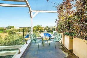 7br Luxury Villa - Pool, Garden & Parking