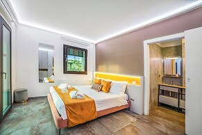 7br Luxury Villa - Pool, Garden & Parking